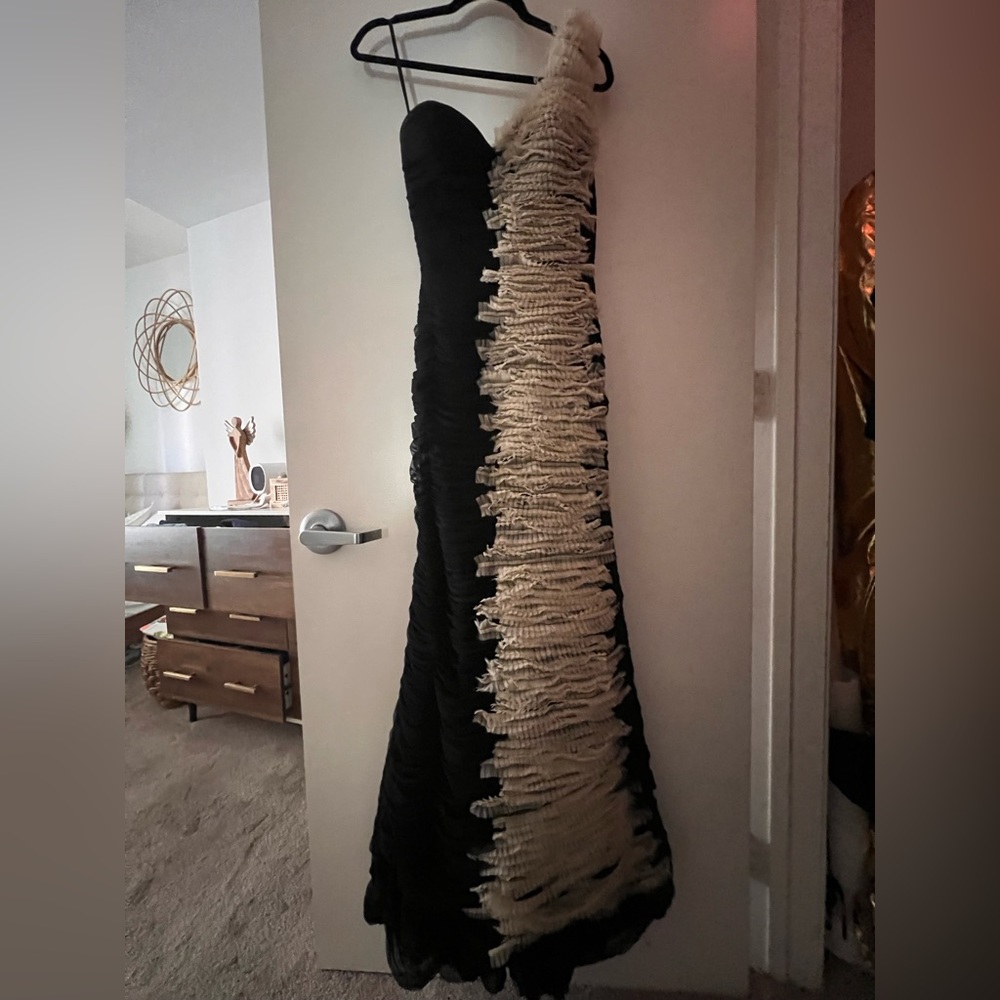 Designer dress ,Neiman Marcus.High quality,Oscar dress. Wored just once.